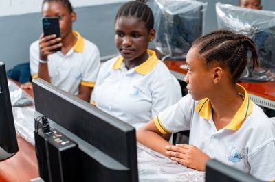 RDC : Entre ambitions d’IA et déficit d’infrastructures, le défi du numérique à l’école